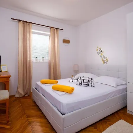 Botica Guest house 3*